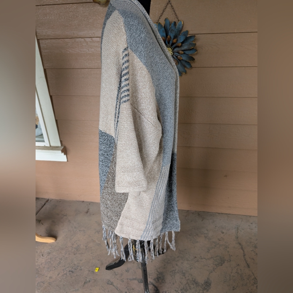 Blu Pepper Gray and Cream Cardigan - Picture 3 of 4